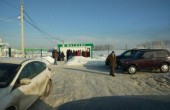 Очередь за огурцами в Новоселках (теплицы)
