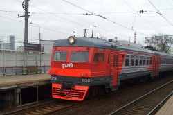 Поезд Ожерелье — Москва насмерть сбил девушку на платформе «Нижние котлы»