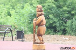 Не простояли и недели: вандалы сломали деревянные фигуры в парке Ожерелья
