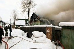 Почти 5 часов длилась ликвидация пожара в жилом доме в деревне Завалье-1