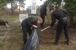 Каширские судебные приставы приняли участие в благоустройстве мемориала в Баскачах