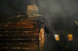 Частная баня горит в деревне Маслово