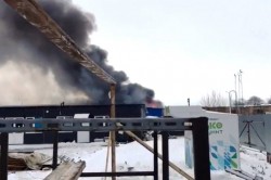 В Кашире горят хозяйственные постройки на улице Стрелецкой