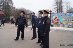 Полицейскик обеспечили порядок во время празднования Пасхи