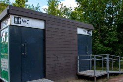 В Ожерельевском парке «Дубовая роща» появятся туалеты