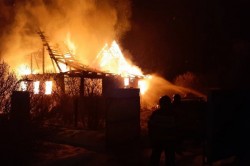 Жилой дом загорелся минувшей ночью в деревне Горки