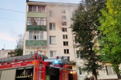 Кухня и прихожая пострадали в результате пожара в квартире в Кашире-2