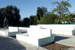 Скамейки, клумбы, плитка – как изменилась территория благоустройства у памятника Сергию Радонежскому в Кашире