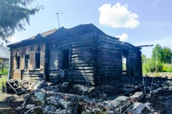 Без пострадавших: подробности ночного пожара в деревне Ягодня