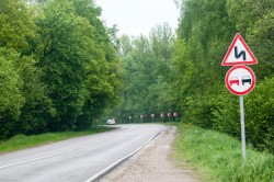 Новые дорожные знаки установили в Аладьино после ДТП с погибшим