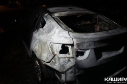 В деревне Кокино ночью загорелся автомобиль