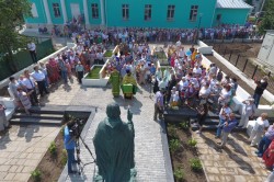 Скульптуру Сергию Радонежскому торжественно открыли на праздновании Дня города