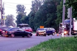 Столкновение на Стрелецком перекрестке, иномарка в кювете у Новоселок – итог ДТП минувших выходных