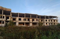 Незавершенное строительство 2-й очереди жилого комплекса «Березовая роща» выставлено на продажу