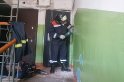 Спасатели в Кашире-2 вызволили из запертой квартиры пенсионерку