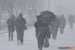 Снег и сильный ветер настигли Московский регион