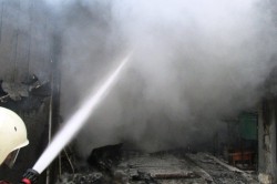 Около двух часов ликвидировали пожар в жилом доме в Ожерелье