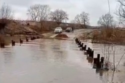 Из-за половодья на реке Беспута подтоплен участок дороги на границе городского округа Кашира и Тульской области