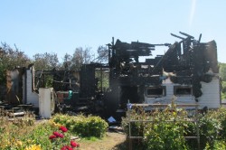 Двухэтажный дом сгорел в результате пожара в деревне Благово
