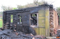 Жилой дом сгорел в деревне Бурцево в результате короткого замыкания в проводке