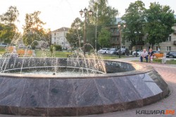 На площади у АТС в Кашире-2 возобновил работу городской фонтан