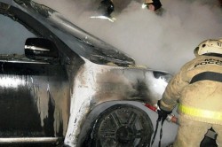 Пылающий автомобиль потушили прошлой ночью в Зендиково