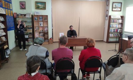 Заседание ЛИТО "Зодиак" в библиотеке им. А.И. Воронкова 04.05.25