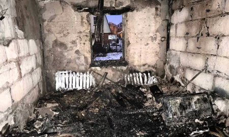 Женщина погибла в результате пожара в бараке в поселке Маслово