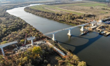 Уходит в историю: начался демонтаж старого моста через Оку