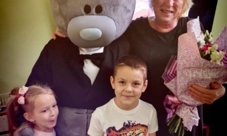 Дорогие мамы, с праздником!