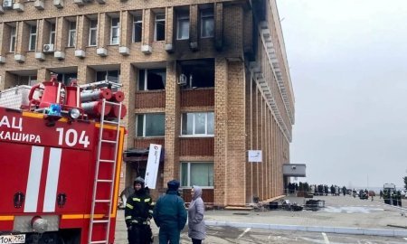 Без пострадавших, но с выгоревшим помещением: в здании администрации Каширы ликвидирован пожар