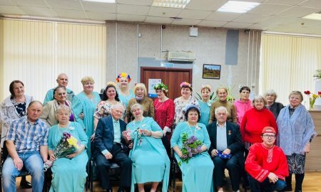 Концерт "Счастливы вместе" в отделении активного долголетия № 2