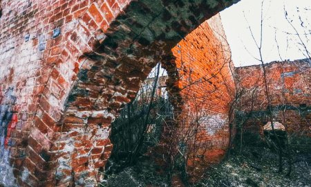 В полуразрушенных торговых рядах в Кашире-1 хотят открыть ресторан или коворкинг