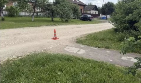 В Ожерелье неизвестный водитель сбил 14-летнего подростка на самокате