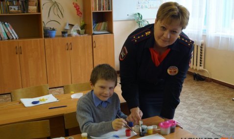 Мастер-класс для школьников провели сотрудники 16 роты 2 полка ДПС (южный)