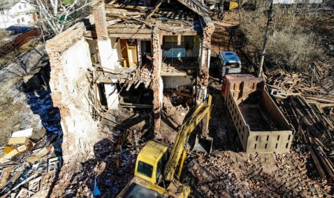 Еще один многоквартирный дом сносят у Никитского монастыря в Кашире-1