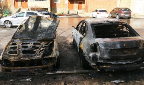 Автомобили Daewoo и Skoda сгорели прошлой ночью в Кашире-2