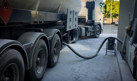 Мужчину на заправке в Барабаново насмерть придавило сорвавшейся с места фурой