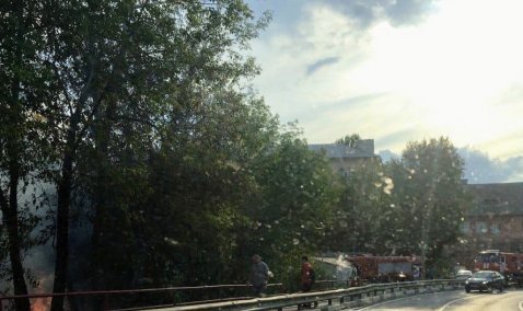 Хозяйственные постройки горели в районе больницы в Кашире-2