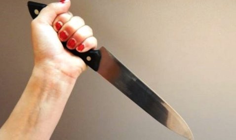 Уголовница нападала с молотком и ножом на продавцов магазинов в Ожерелье