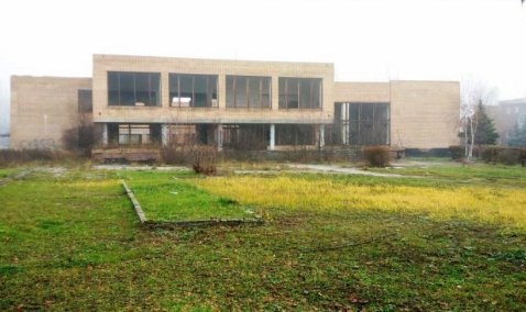 Жители поселка Зендиково просят снести заброшенный Дом культуры
