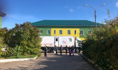 Мобильная бригада НИКИ детства провела прием пациентов в поликлинике Каширы-2