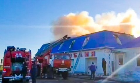 Пожар вспыхнул в здании автомойки на Каширском проспекте