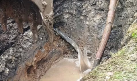 Масштабная утечка на водоводе оставила без воды более 25 МКД в Кашире