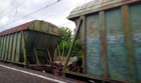 Мужчина погиб под колесами грузового поезда в Ожерелье