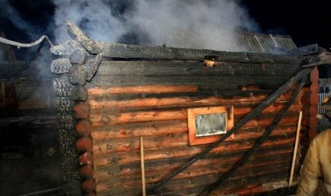 Хозпостройка загорелась накануне вечером в деревне рядом с Каширой