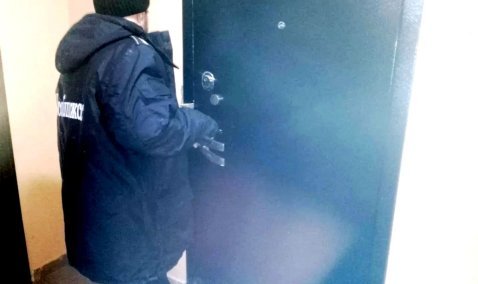 Пенсионерку в Ожерелье после двух суток «заточения» вызволили из запертой квартиры спасатели