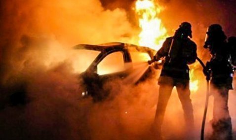 В районе Каширского поста ДПС на ходу загорелся автомобиль