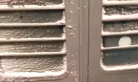 В сети показали обледеневший вагон электрички Ожерелье – Москва