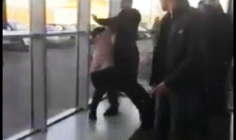 В ТДЦ «Кашира» произошла драка с участием посетителя и персонала